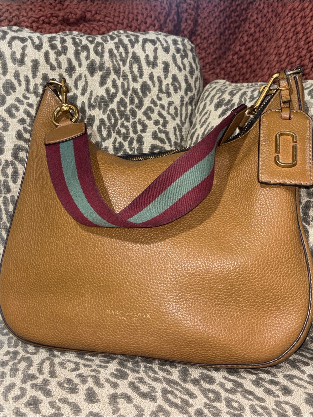 Marc Jacobs Gotham hobo shoulder bag tan leather purse slouchy chunky hardware